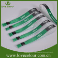 Bracelets en satin en satin en polyester personnalisé avec verrouillage coulissant en tube plastique pour événement